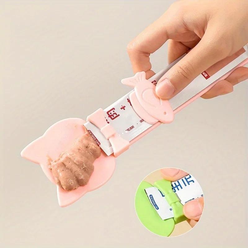 Long-Handle Cat Treat Spoon - Easy-Squeeze Lickable Wet Food Feeder